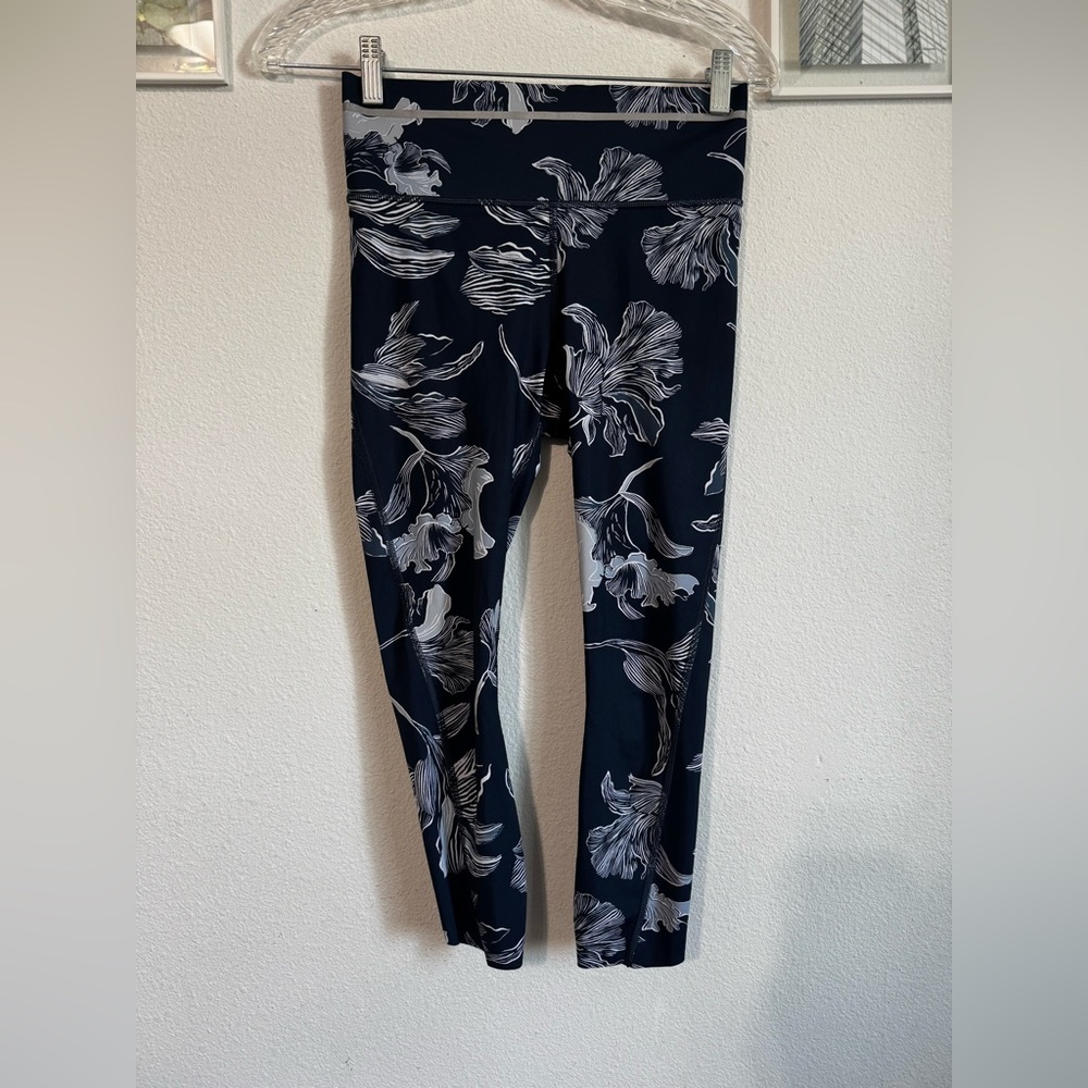 Athleta Floral Sonic Capri leggings - Picture 5 of 10